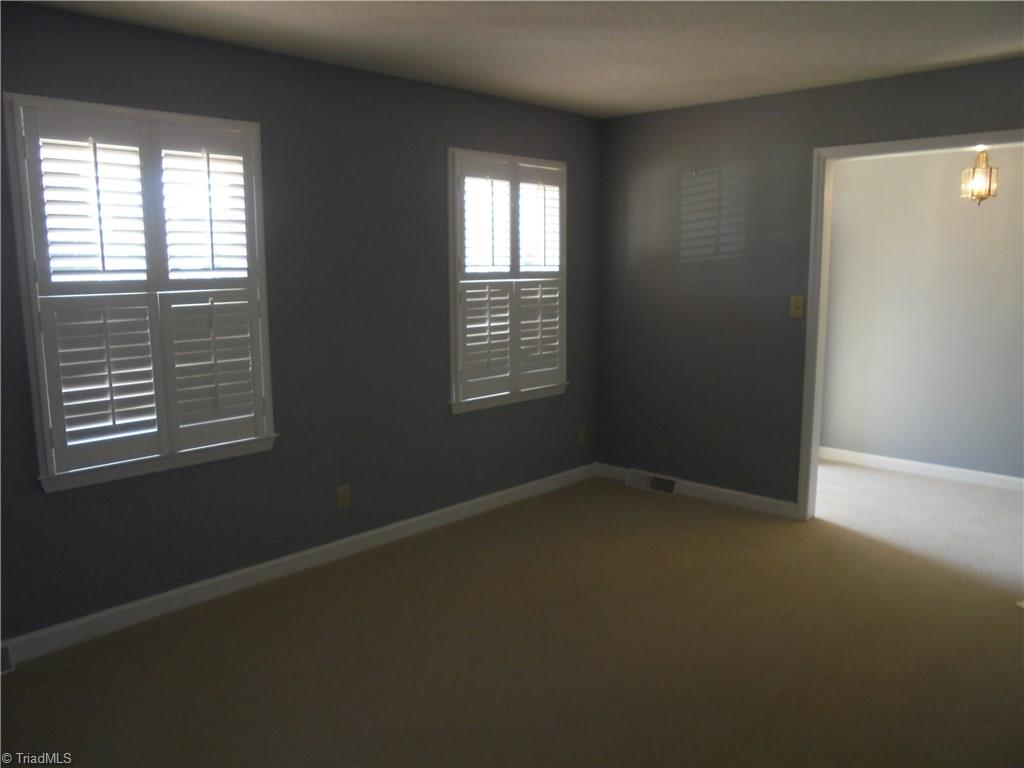 723 Guilford Road Jamestown, NC 27282 - Photo 4 of 30 Gallery Image 4