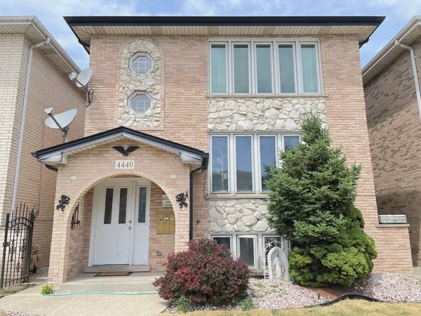 $649,900 | 4440 West 55th Street, Chicago, IL 60632