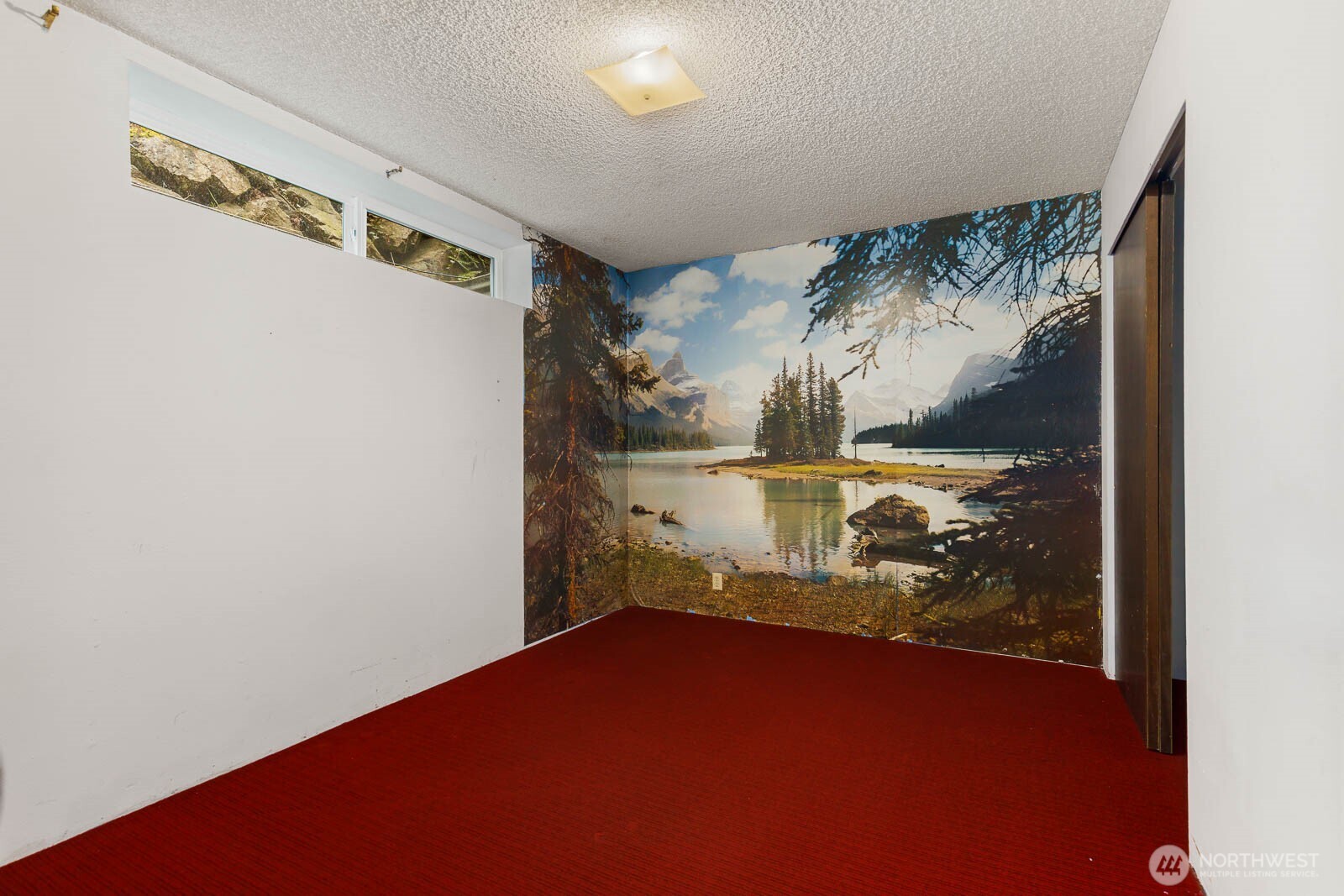 7413 Soundview Drive Edmonds, WA 98026 - Photo 28 of 31 a view of a small room