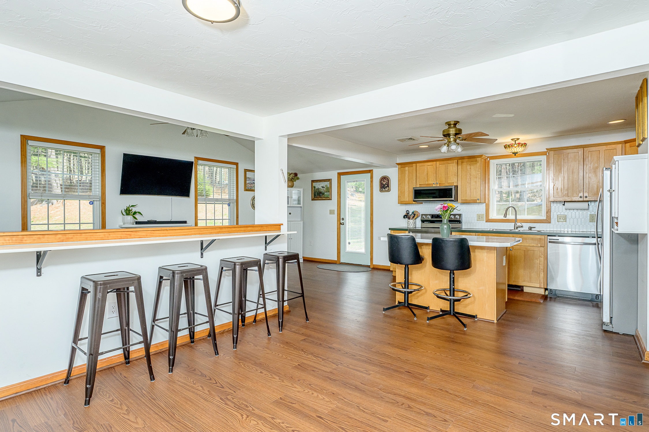 189 Wilsonville Road Thompson, CT 06255 - Photo 3 of 40