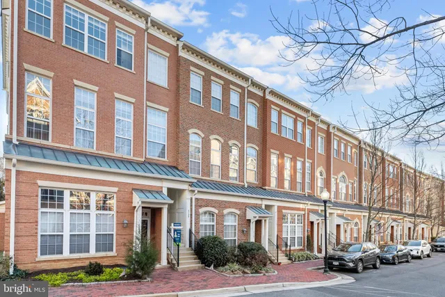 $735,000 | 5129 Donovan Drive, Alexandria, VA 22304