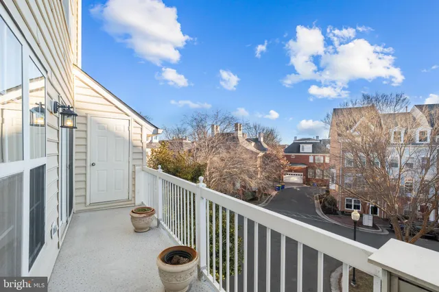 $735,000 | 5129 Donovan Drive, Alexandria, VA 22304