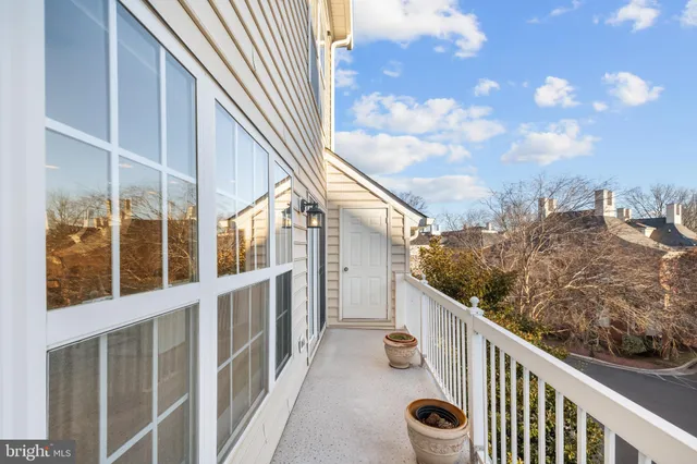 $735,000 | 5129 Donovan Drive, Alexandria, VA 22304