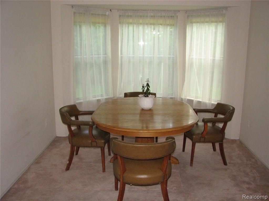 823 Hadley Road Rochester Hills, MI 48307 - Photo 11 of 53