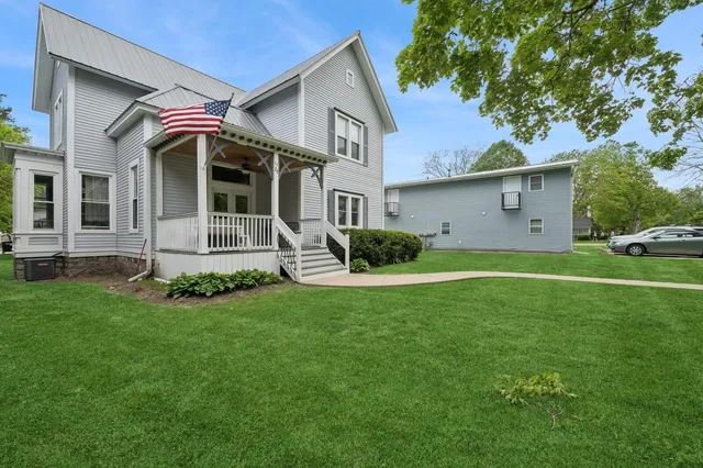 $1,500,000 | 1128 Wisconsin Street, Lake Geneva, WI 53147