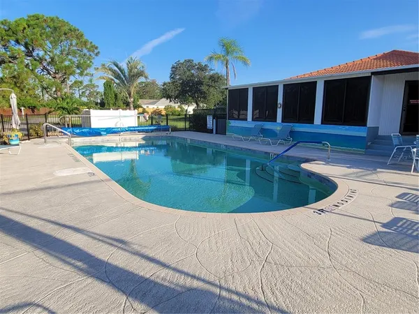 a view of a yard in front of the house