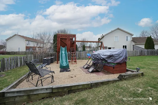 $3,250 | 2764 Olympic Court, Aurora, IL 60503