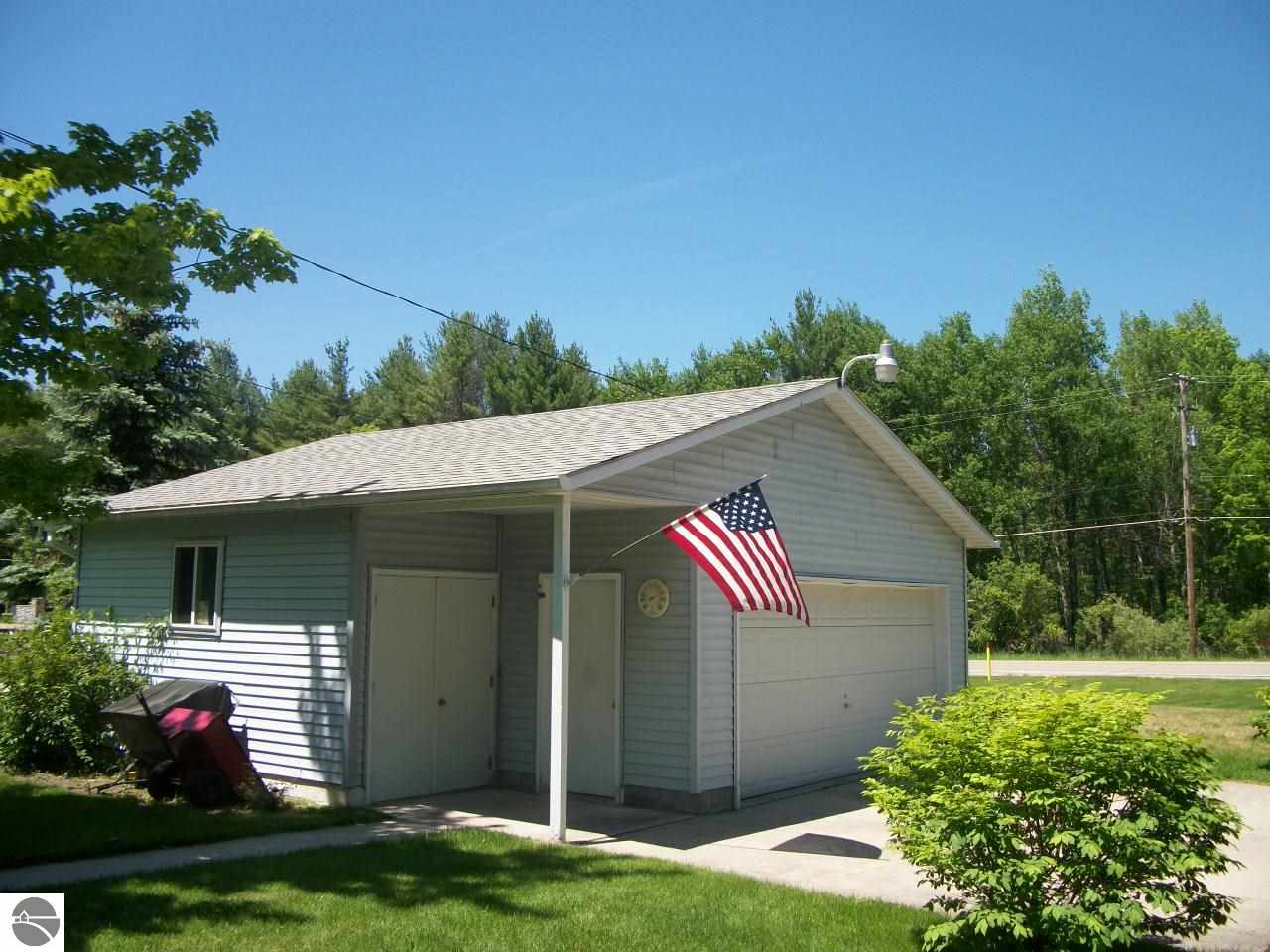 8571 Kokosing Road Hale, MI 48739 - Photo 4 of 44 1785692-3.JPG