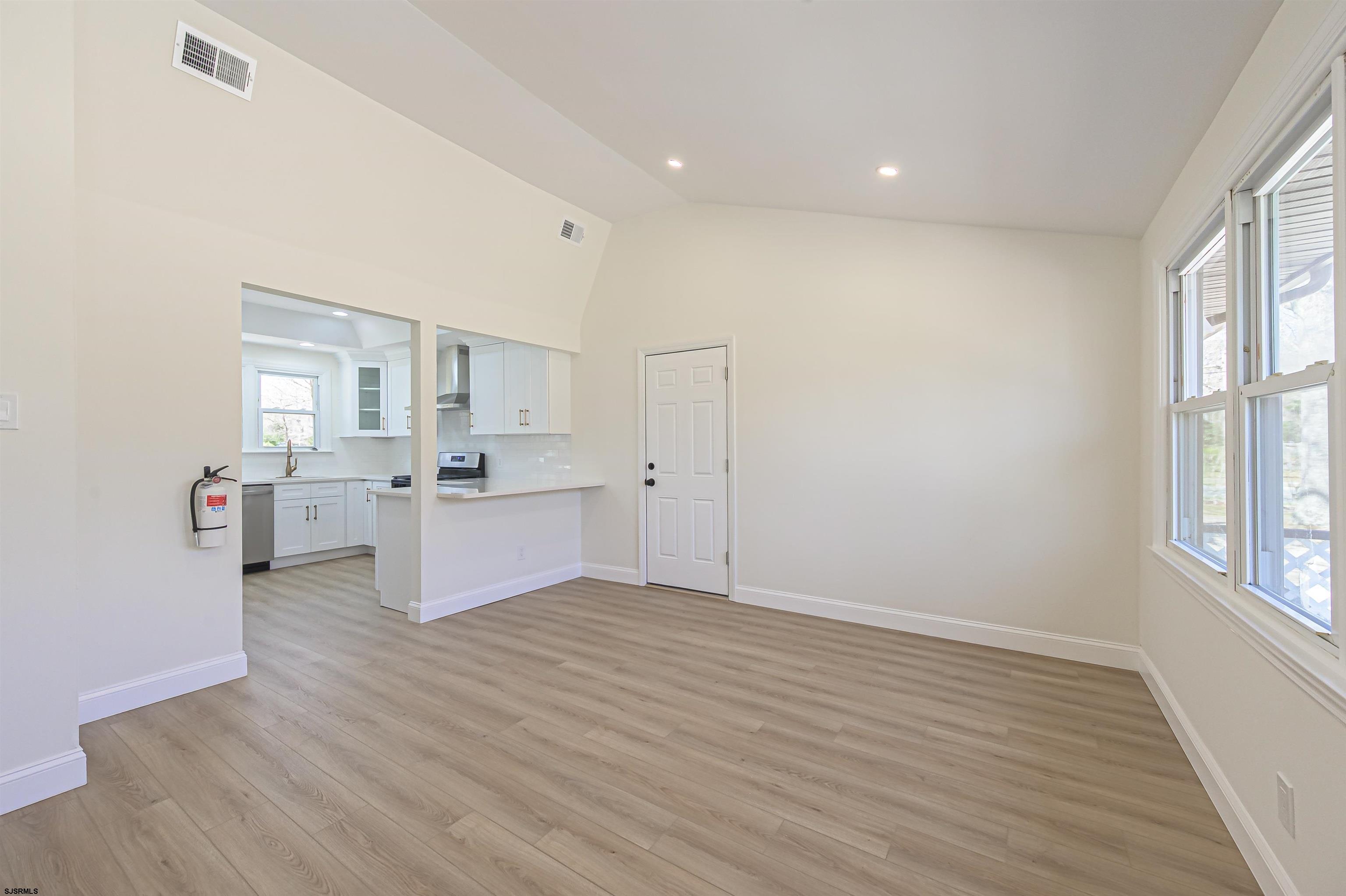 217 South Pitney Road Galloway Township, NJ 08205 - Photo 4 of 40