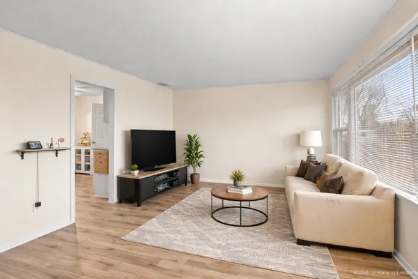 $175,000 | 288 West 17th Street, Chicago Heights, IL 60411