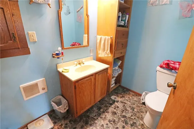 $249,900 | 103 West 3rd Street, Garden City, MO 64747