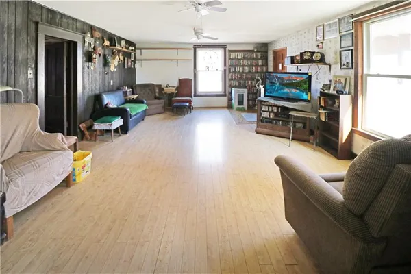 $249,900 | 103 West 3rd Street, Garden City, MO 64747