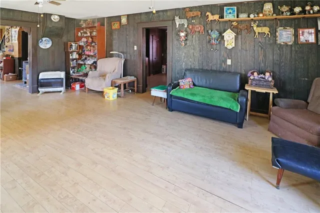 $249,900 | 103 West 3rd Street, Garden City, MO 64747