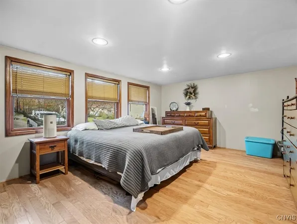 $184,900 | 17 Factory Street, Constantia, NY 13042