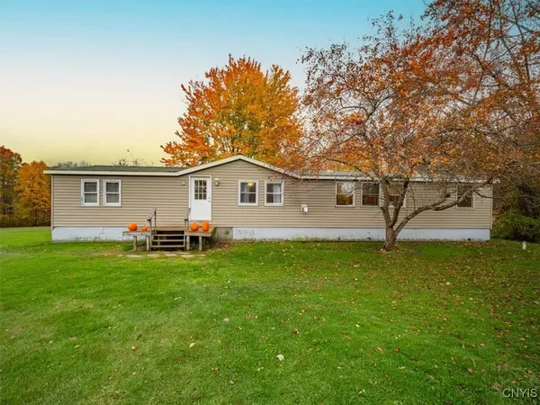 $184,900 | 17 Factory Street, Constantia, NY 13042