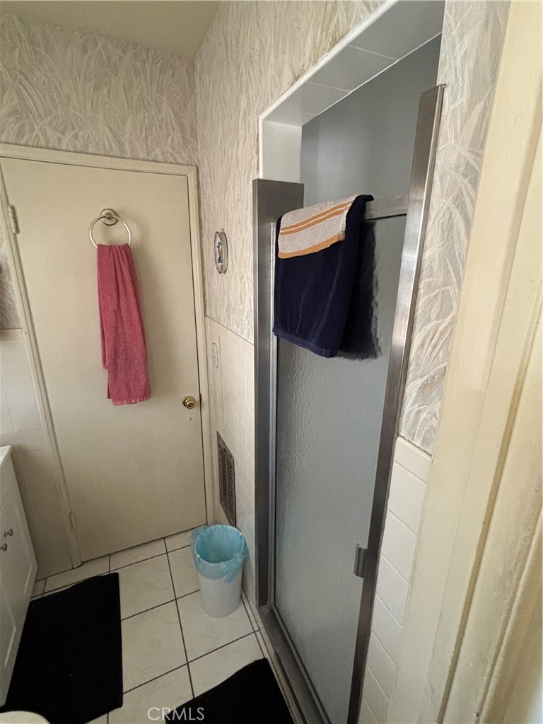 2403 West 116th Street Hawthorne, CA 90250 - Photo 14 of 15 a view of walk in closet