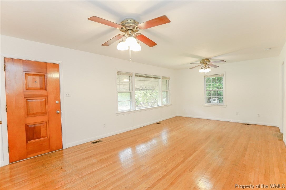 34 Rugby Road Newport News, VA 23606 - Photo 5 of 29 Gallery Image 5