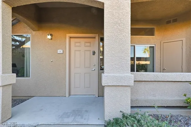$300,000 | 8985 South Durango Drive, Unit 1082, Las Vegas, NV 89113