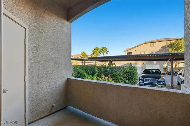 $300,000 | 8985 South Durango Drive, Unit 1082, Las Vegas, NV 89113
