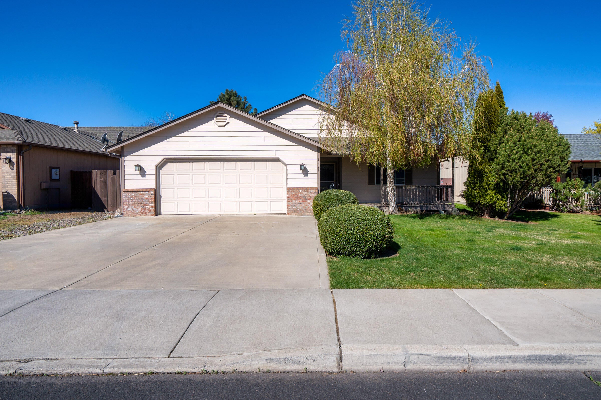 1933 Southwest 35th Place Redmond, OR 97756 - Photo 22 of 27 101_1933 SW 35th_Pro Property Photos_Ben