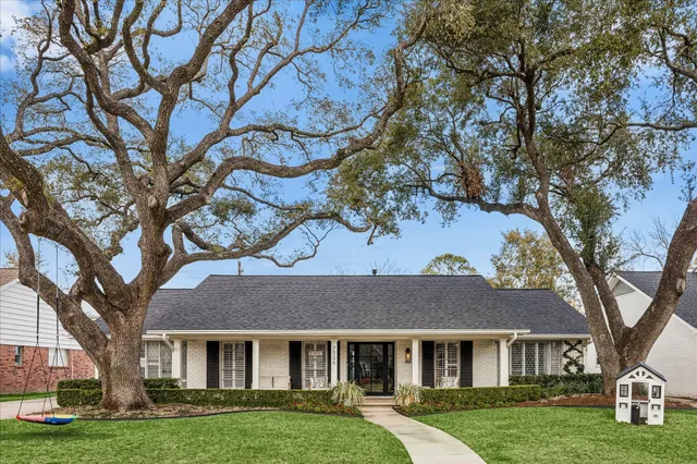 $775,000 | 7906 Meadowbriar Lane, Houston, TX 77063