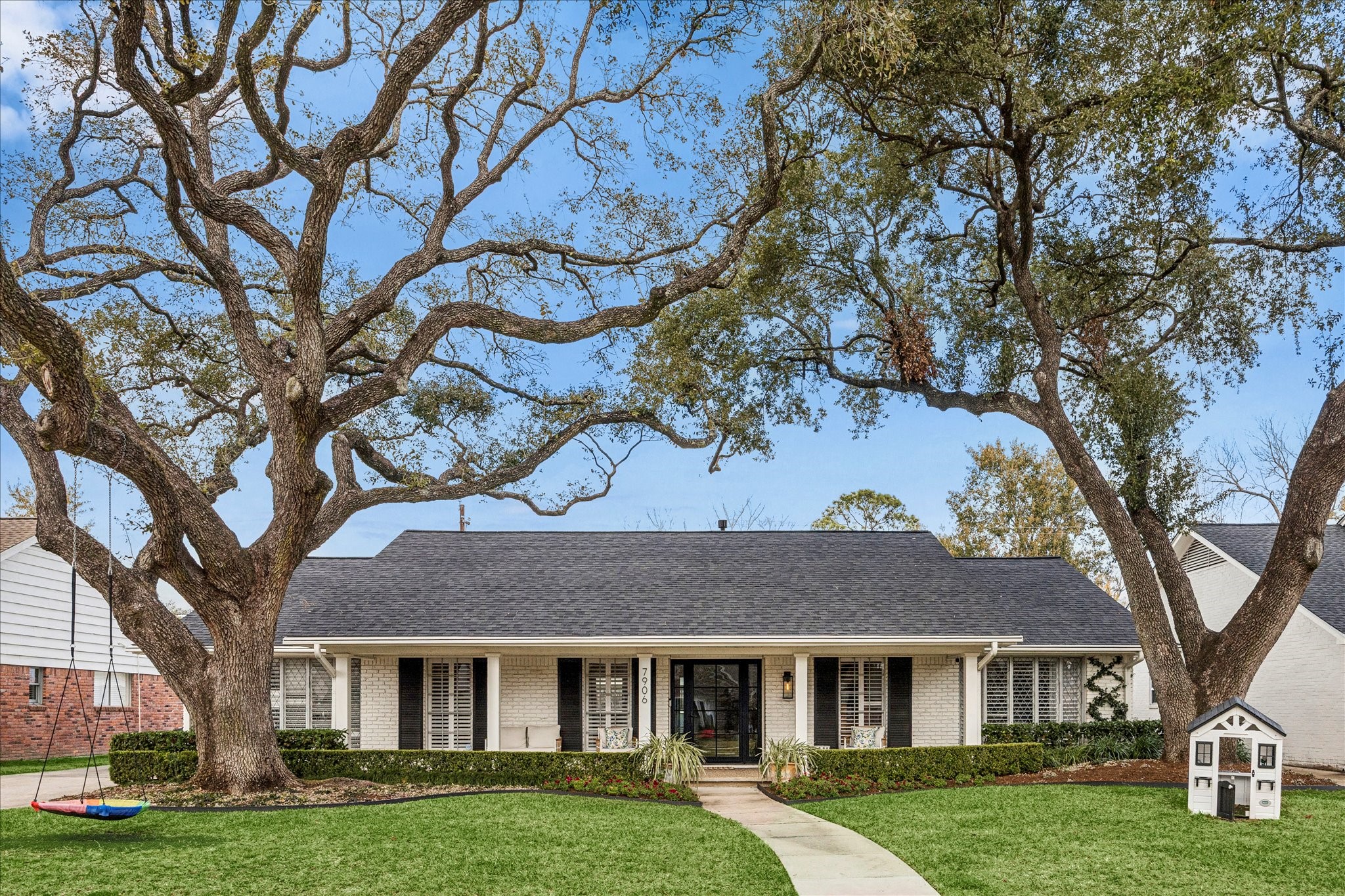 Welcome home to 7906 Meadowbriar. A beautifully updated home on the best street in Briarmeadow! If you’re looking for a home in this neighborhood this one is not to be missed!
