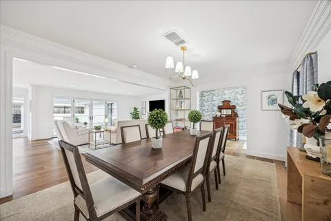 $775,000 | 7906 Meadowbriar Lane, Houston, TX 77063