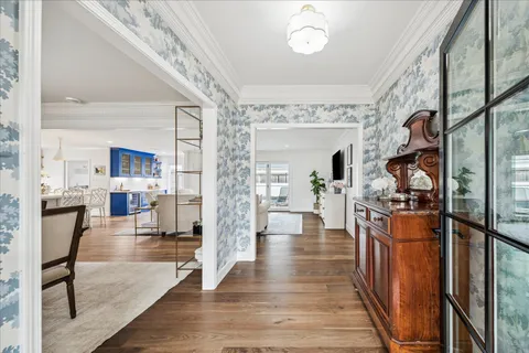 $775,000 | 7906 Meadowbriar Lane, Houston, TX 77063