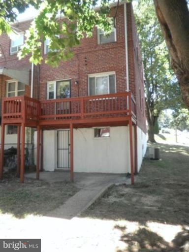 1037 Stamford Road Baltimore, MD 21229 - Photo 15 of 15 Deck
