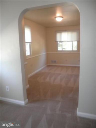 1037 Stamford Road Baltimore, MD 21229 - Photo 5 of 15 Dining Room