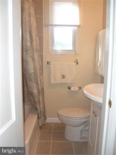 1037 Stamford Road Baltimore, MD 21229 - Photo 10 of 15 Bath #1