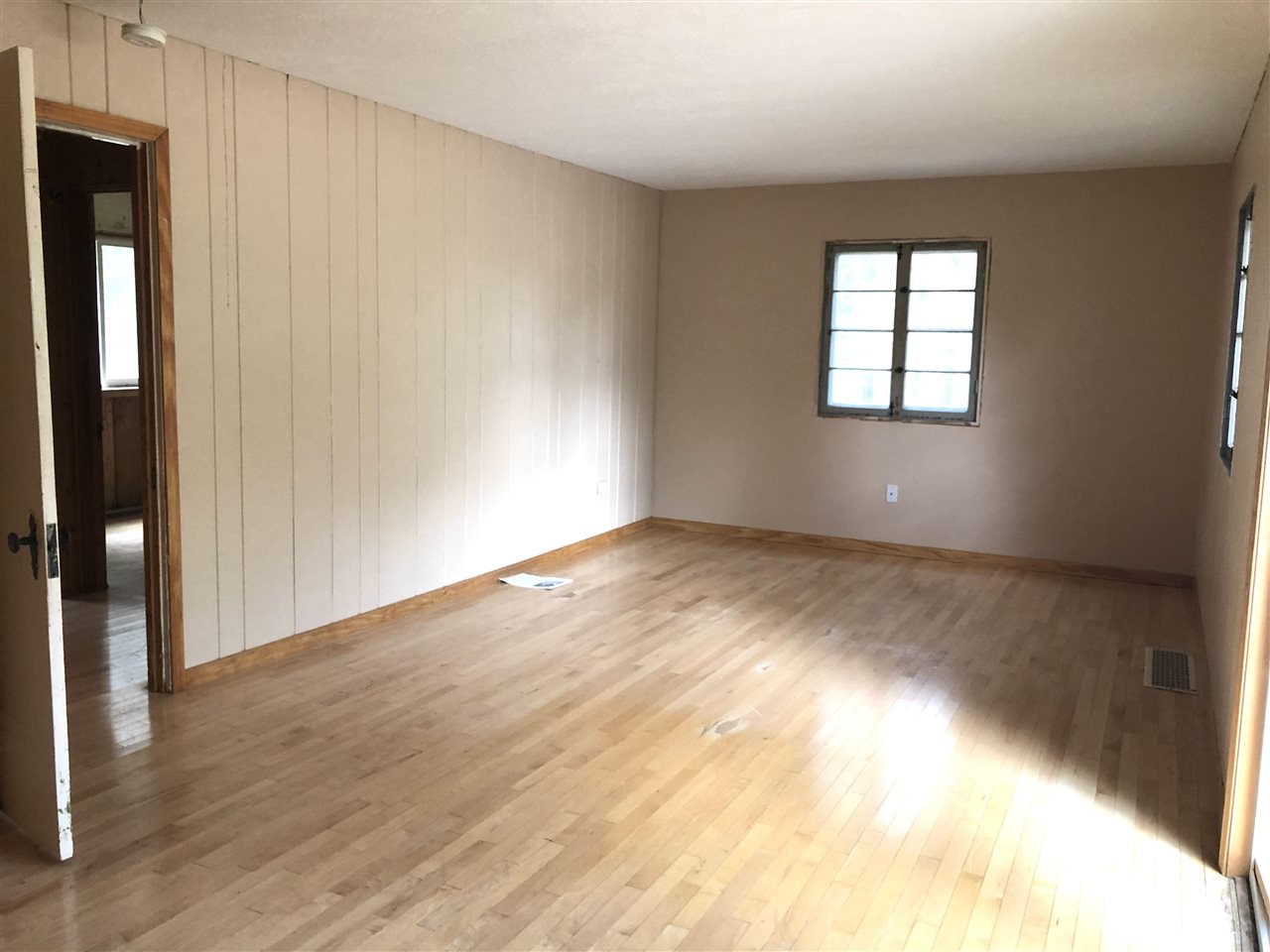 1180 Tisdale Road Roscommon, MI 48653 - Photo 12 of 37 1891565-11.JPG