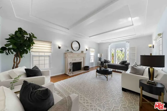 $2,099,000 | 865 South Lucerne Boulevard, Los Angeles, CA 90005