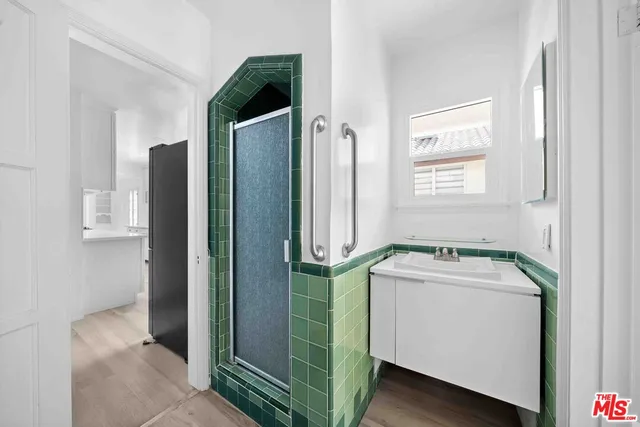 $2,099,000 | 865 South Lucerne Boulevard, Los Angeles, CA 90005