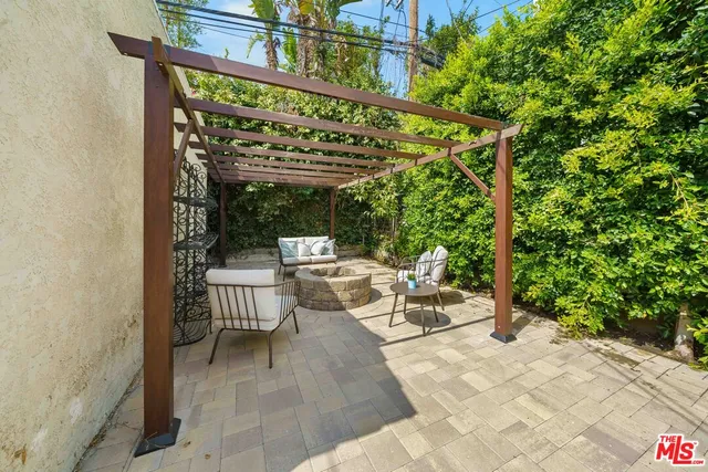 $2,099,000 | 865 South Lucerne Boulevard, Los Angeles, CA 90005
