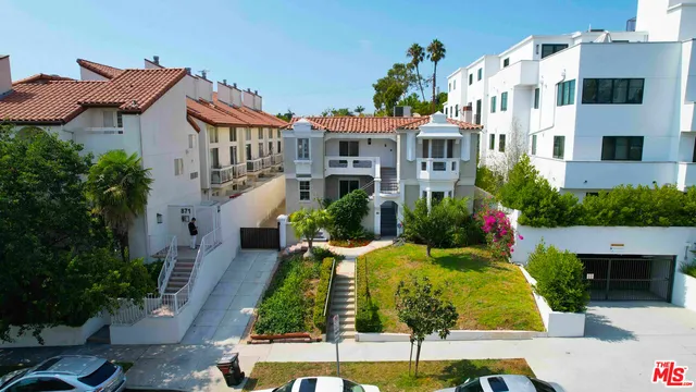 $2,099,000 | 865 South Lucerne Boulevard, Los Angeles, CA 90005