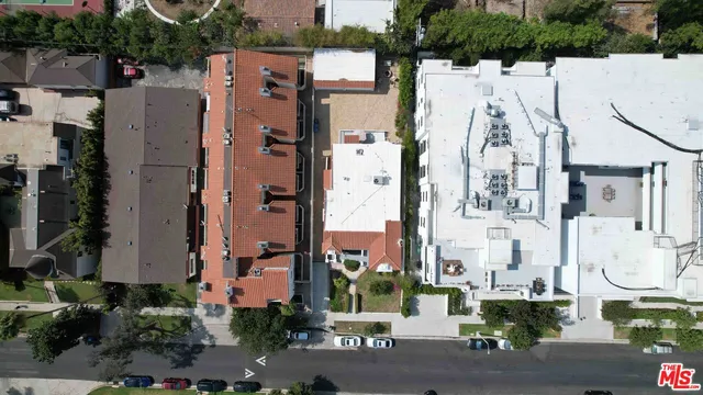 $2,099,000 | 865 South Lucerne Boulevard, Los Angeles, CA 90005