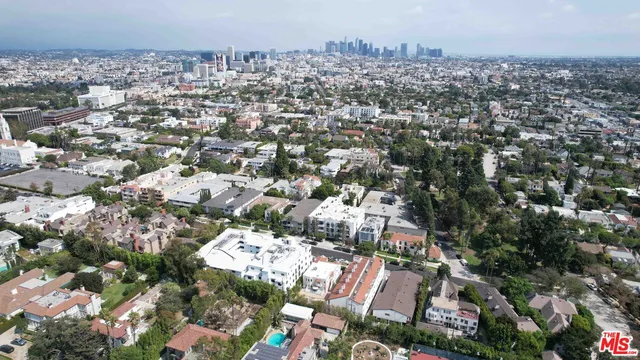 $2,099,000 | 865 South Lucerne Boulevard, Los Angeles, CA 90005