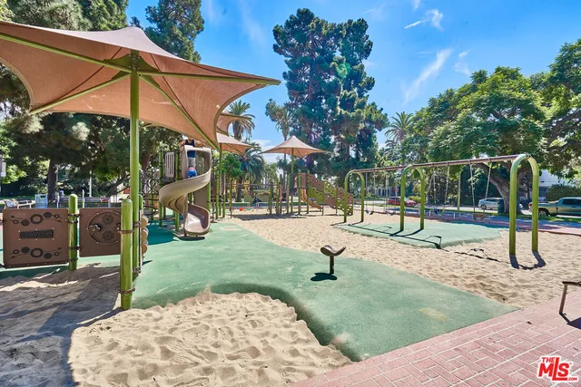 $2,099,000 | 865 South Lucerne Boulevard, Los Angeles, CA 90005