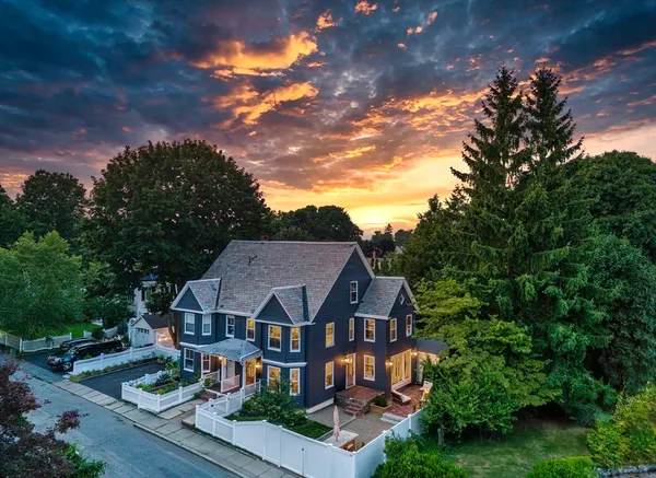 $1,075,000 | 31 Collins Street, Newburyport, MA 01950