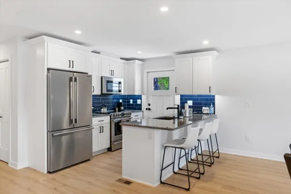 $3,295 | 19 Willis Street, Unit 19, Auburn, MA 01501