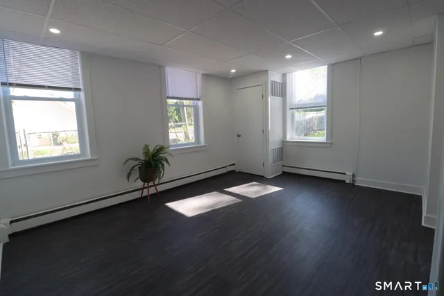 $1,295 | 156 Garfield Avenue, Unit 6, New London, CT 06320