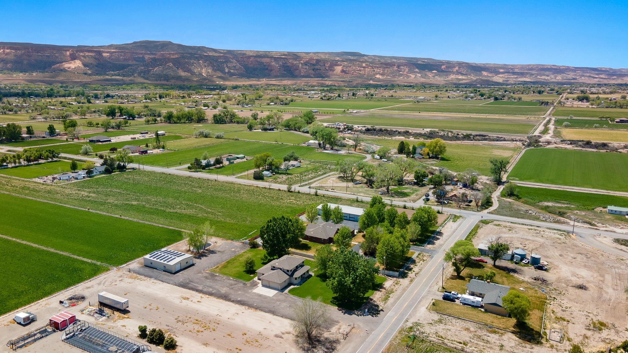2107 I I- 1/2 Road Grand Junction, CO 81505 - Photo 4 of 42 a view of a city with a lake