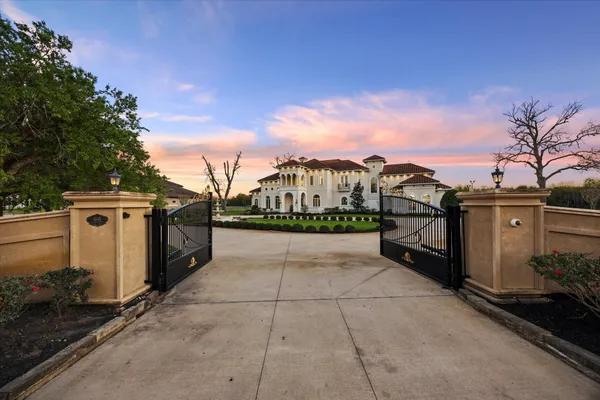 $2,990,000 | 56 Chevall Court, Richmond, TX 77469