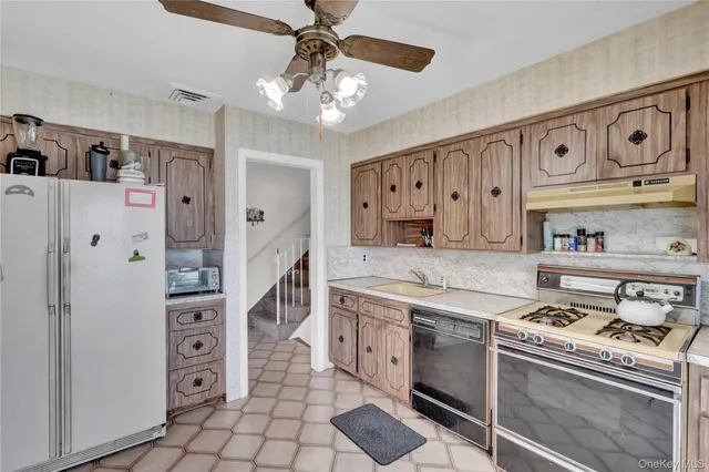 $549,990 | 213 West 24th Street, Deer Park, NY 11729