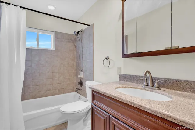 $549,990 | 213 West 24th Street, Deer Park, NY 11729