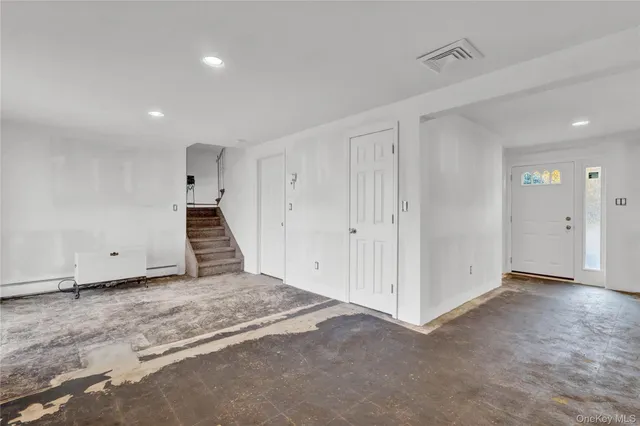 $549,990 | 213 West 24th Street, Deer Park, NY 11729