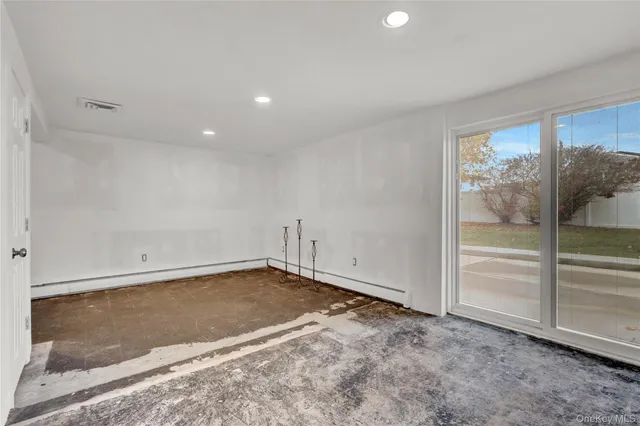 $549,990 | 213 West 24th Street, Deer Park, NY 11729