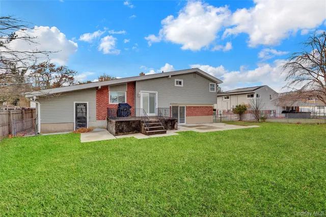 $549,990 | 213 West 24th Street, Deer Park, NY 11729