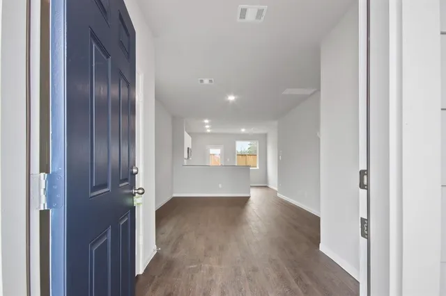 $2,100 | 1421 Mount Bassie Trail, Conroe, TX 77301